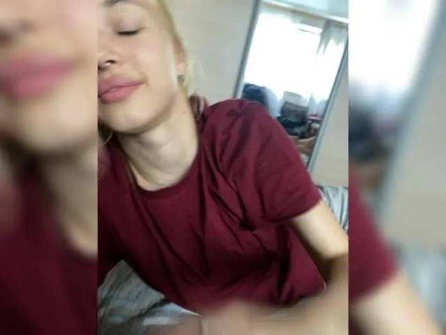 Discover sexy escort LinaTwins LinaTwins from BongaCams