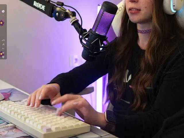 Masturbate to naked performer Lollipop-o lollipop-o from BongaCams