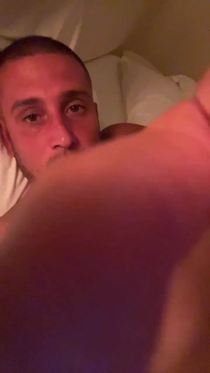 Offline andreee91 on Cam4