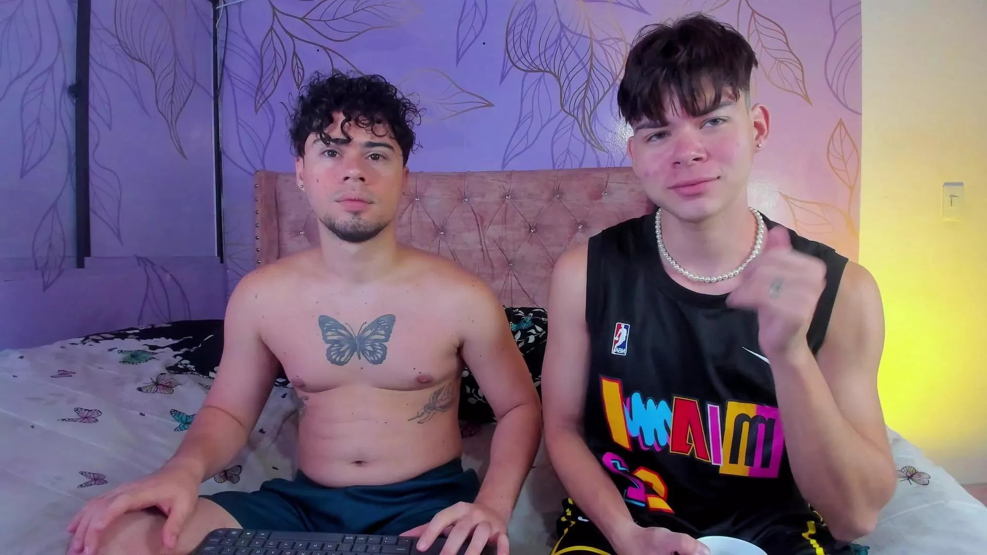 Offline Angel_boyy2 on Cam4