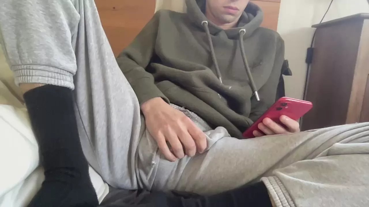 Offline antou_pv on Cam4