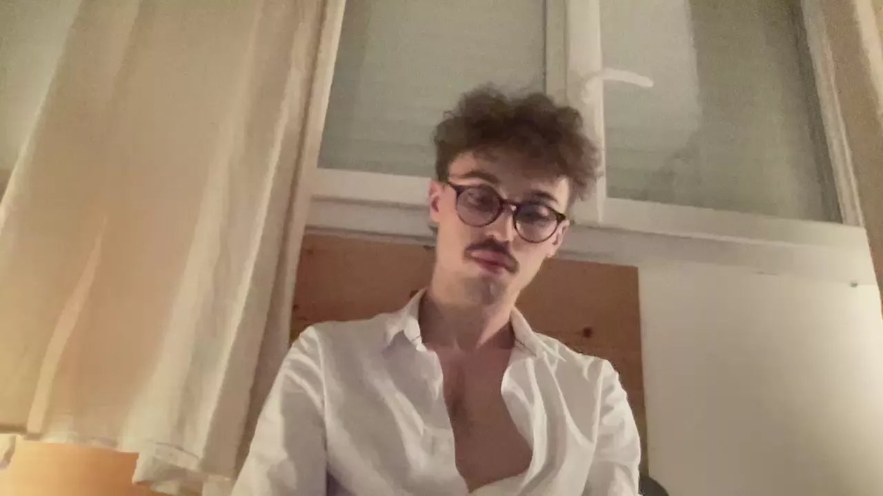 Offline antou_pv on Cam4