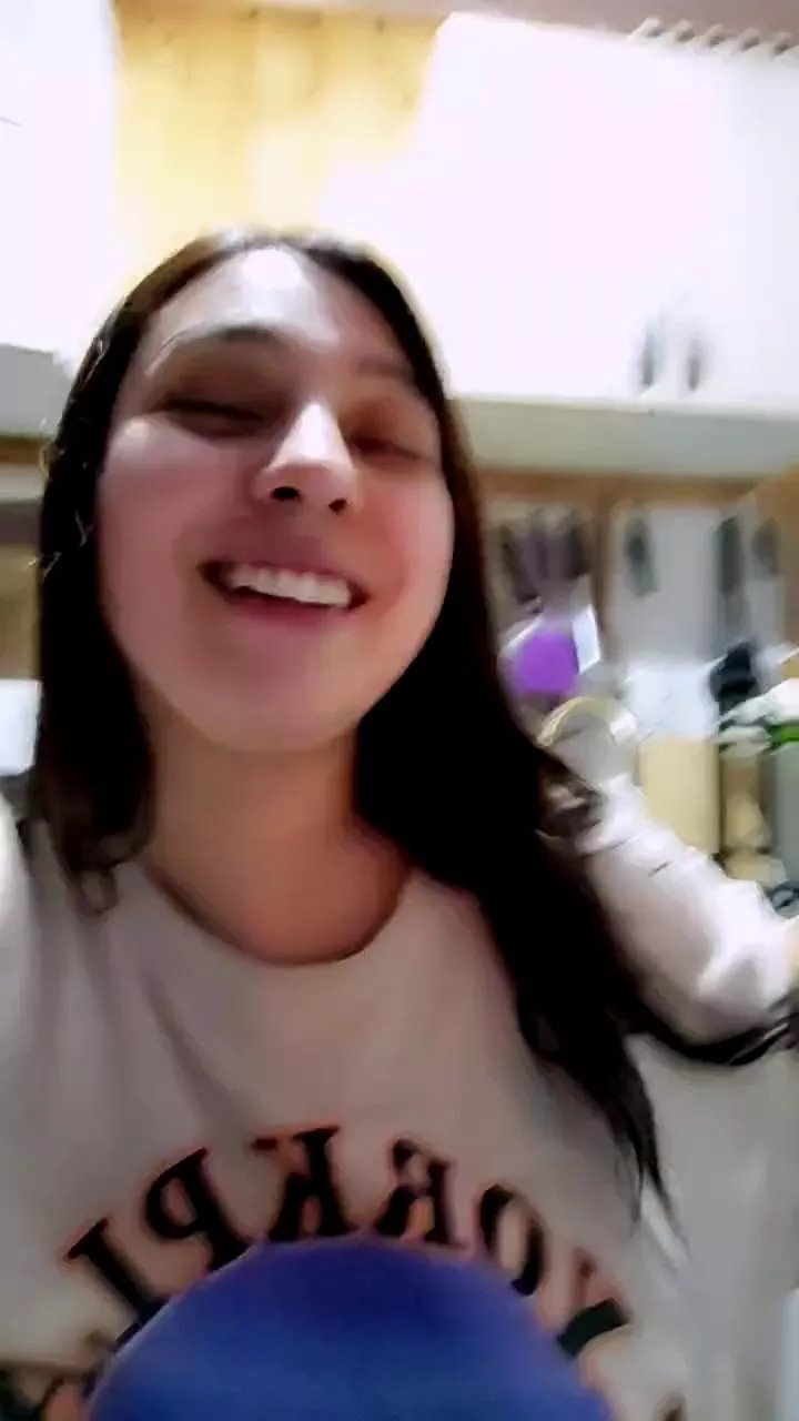 Offline Carolinaalg on Cam4