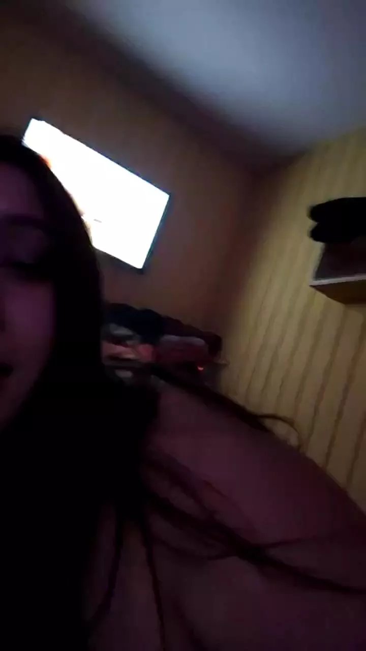 Offline Carolinaalg on Cam4