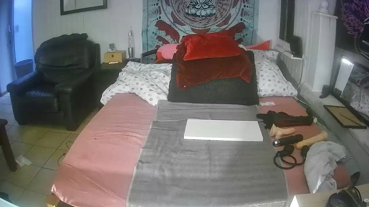 Offline cdtinahorny_xxx on Cam4