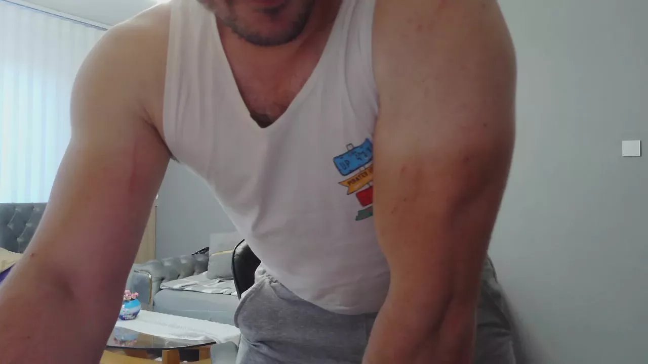 Offline djmute_33 on Cam4