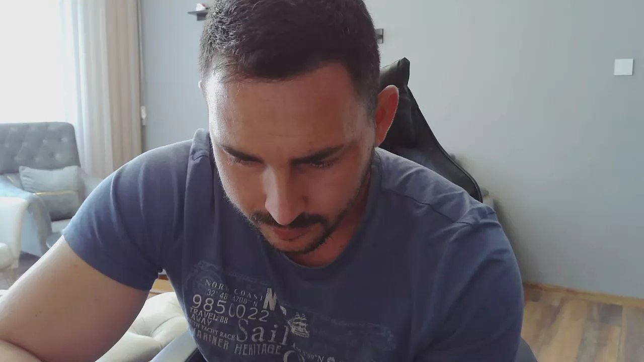 Offline djmute_33 on Cam4