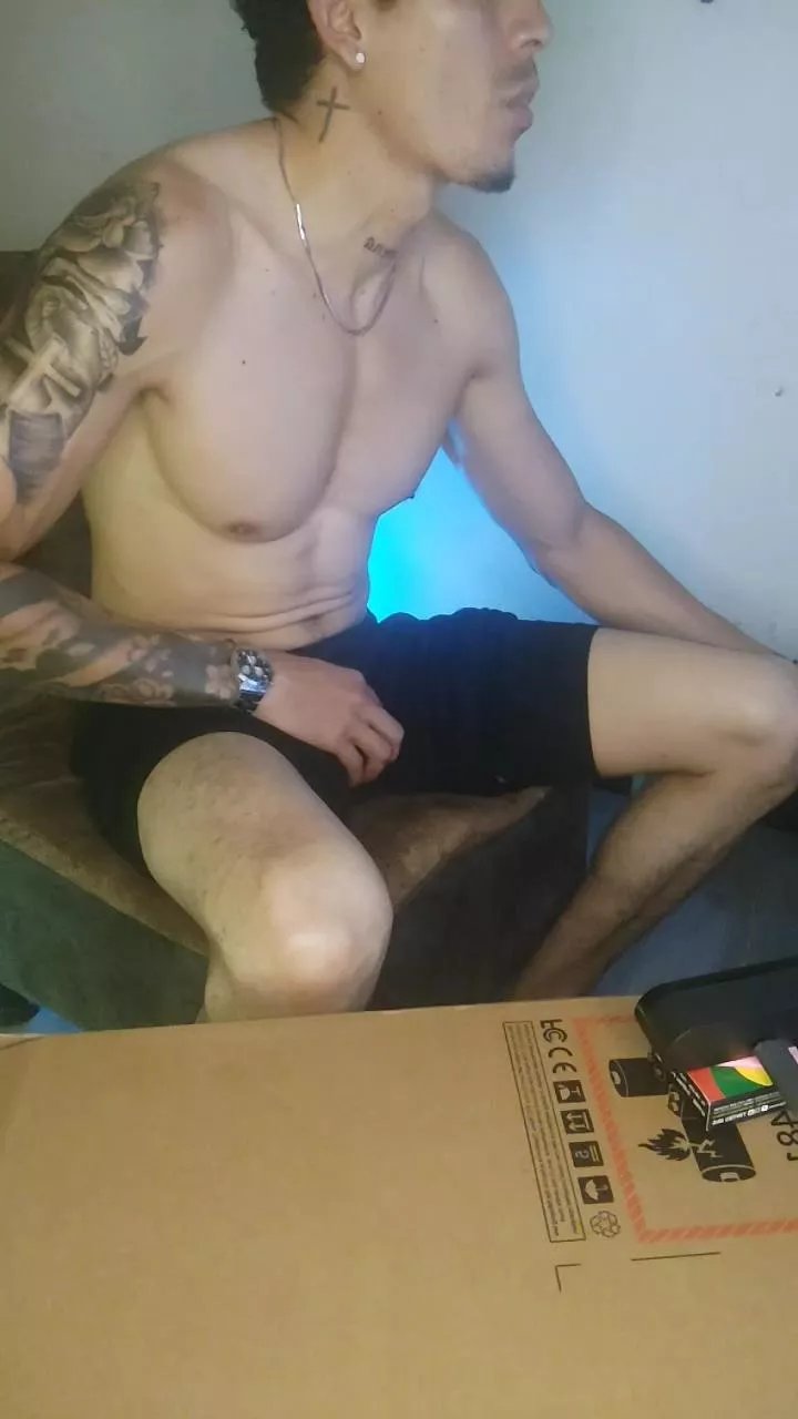 Offline Draken_Cherry on Cam4