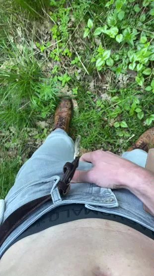 Offline Findout86 on Cam4