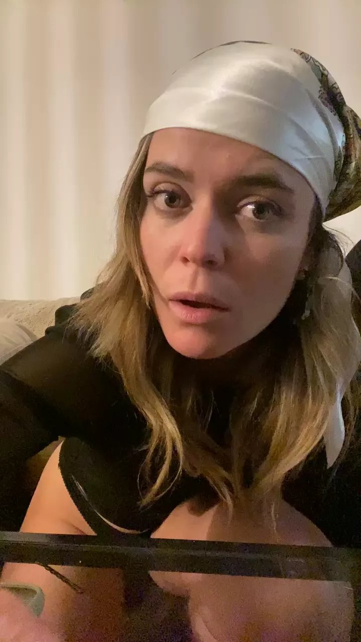 Offline Hoper34 on Cam4