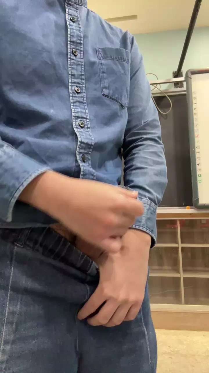 Offline jjyyov on Cam4