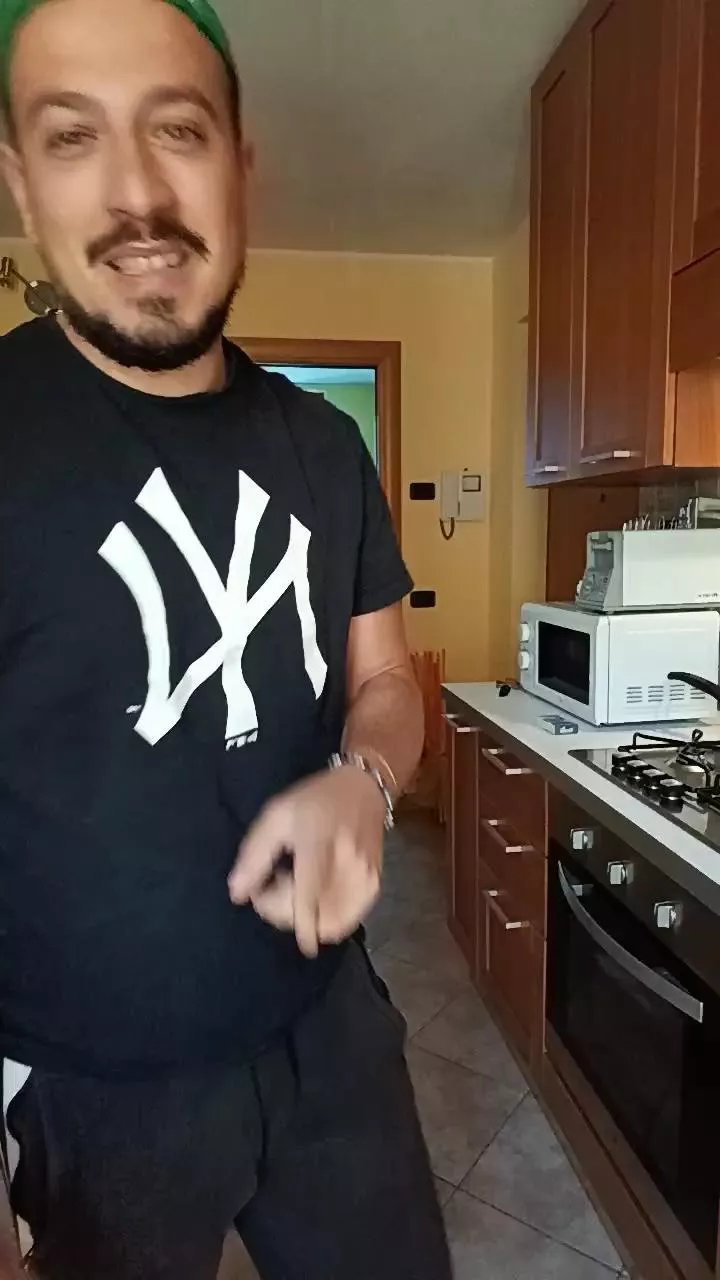 Offline Legolar on Cam4