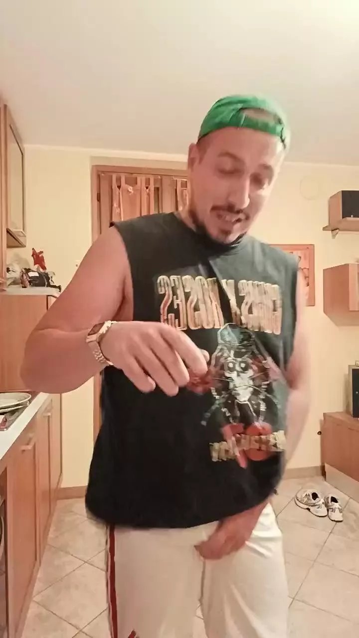 Offline Legolar on Cam4