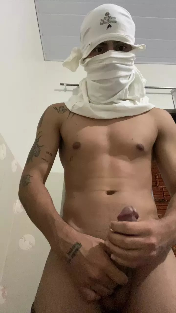 Offline Luannovin25 on Cam4