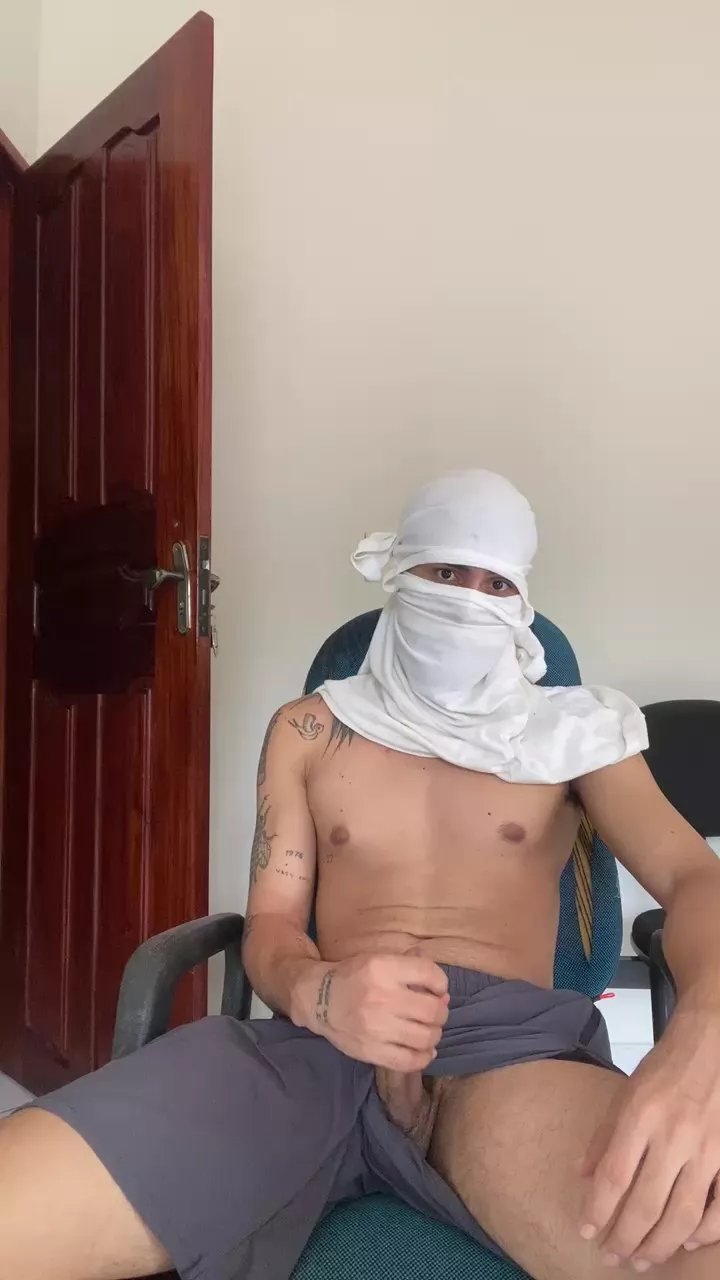 Offline Luannovin25 on Cam4