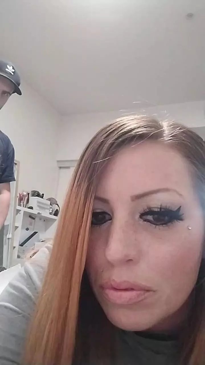 Offline Meowzer777 on Cam4