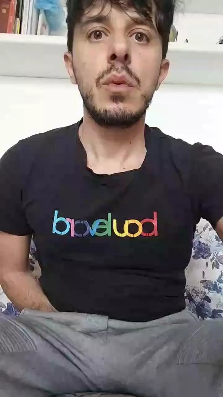 Offline Mew2pup on Cam4