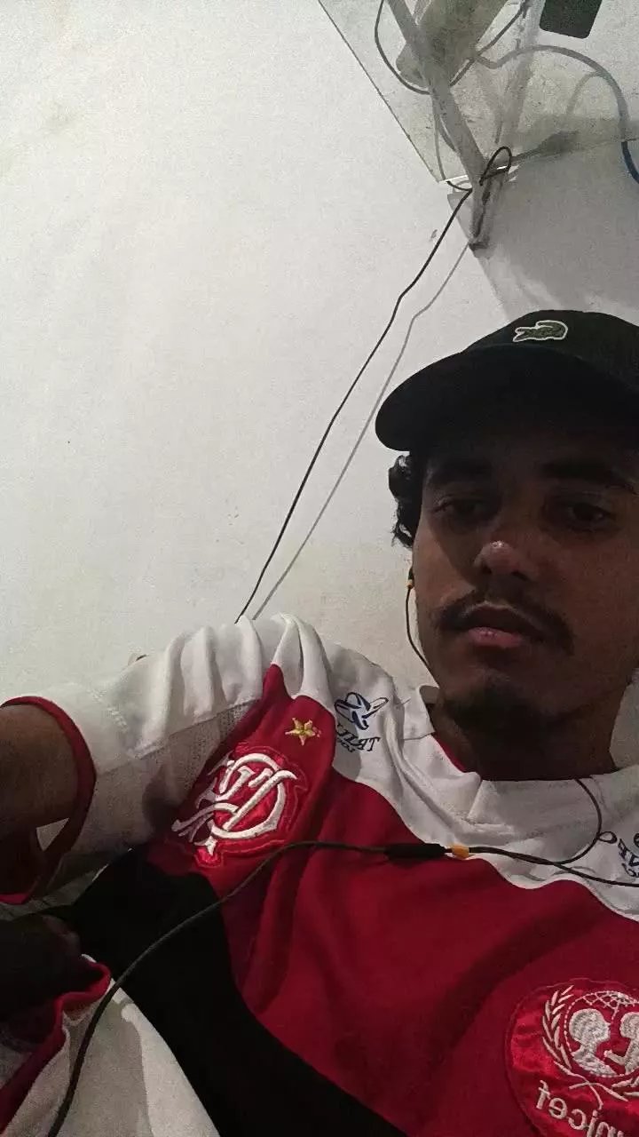 Offline Phxchp on Cam4