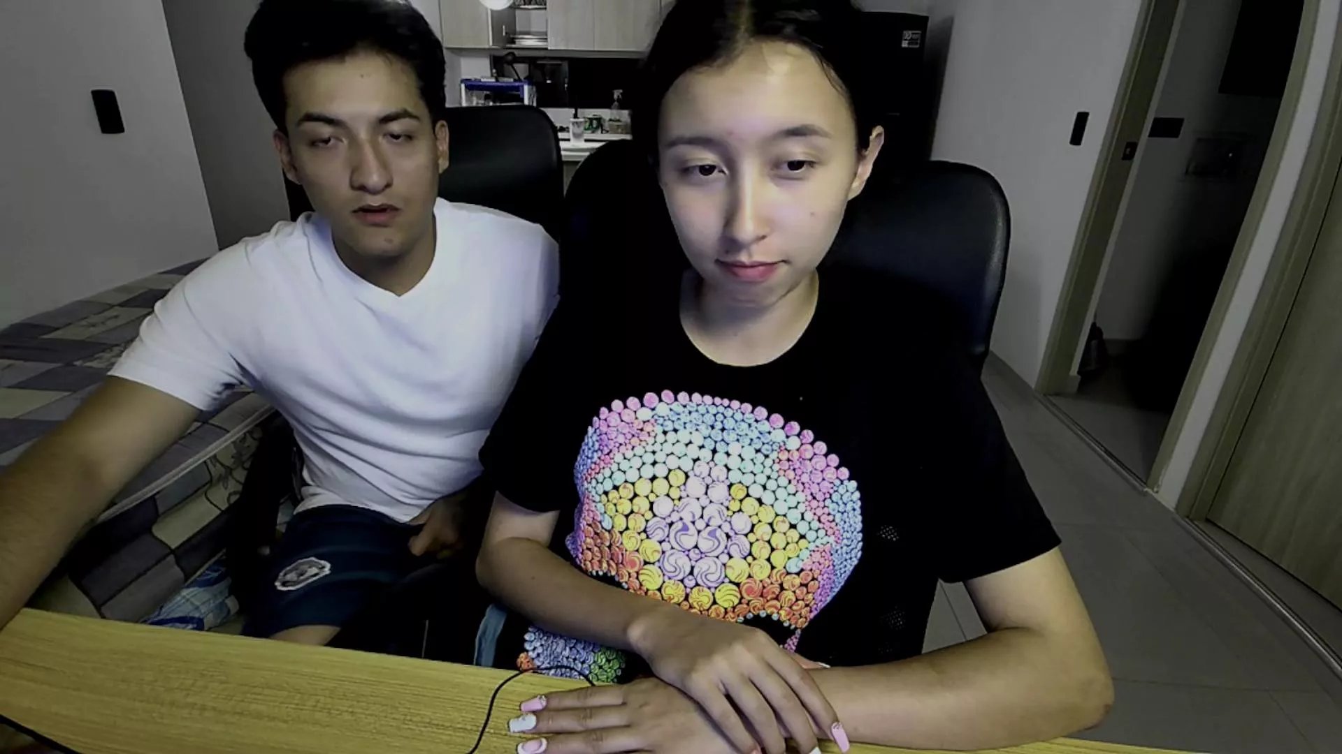 Offline RoseandViktor23 on Cam4