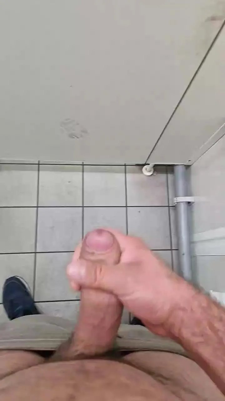 Offline sexyboy8650 on Cam4