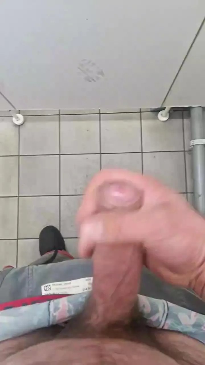 Offline sexyboy8650 on Cam4