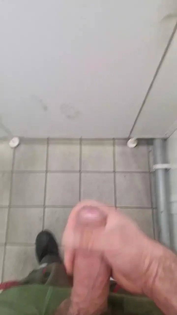 Offline sexyboy8650 on Cam4