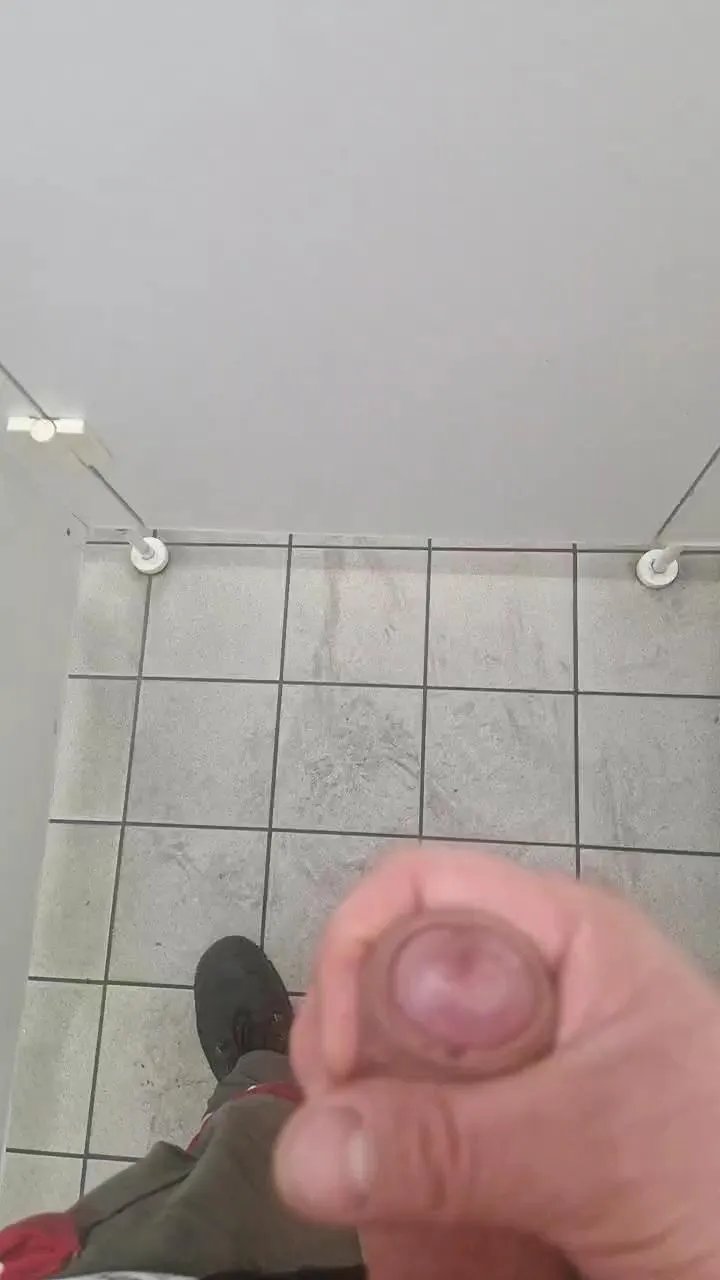 Offline sexyboy8650 on Cam4