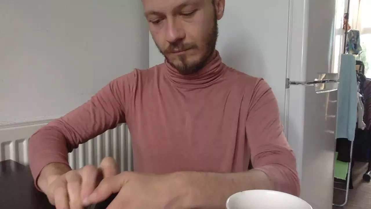 Offline short_and_cute on Cam4