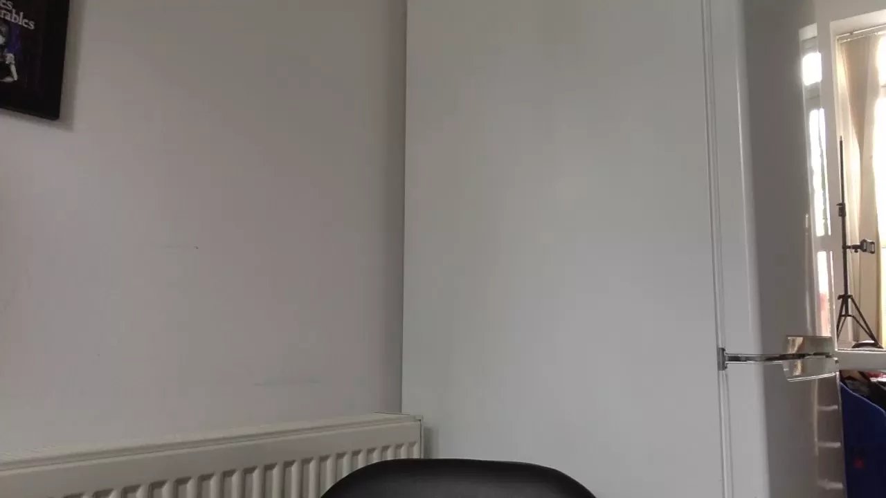 Offline short_and_cute on Cam4