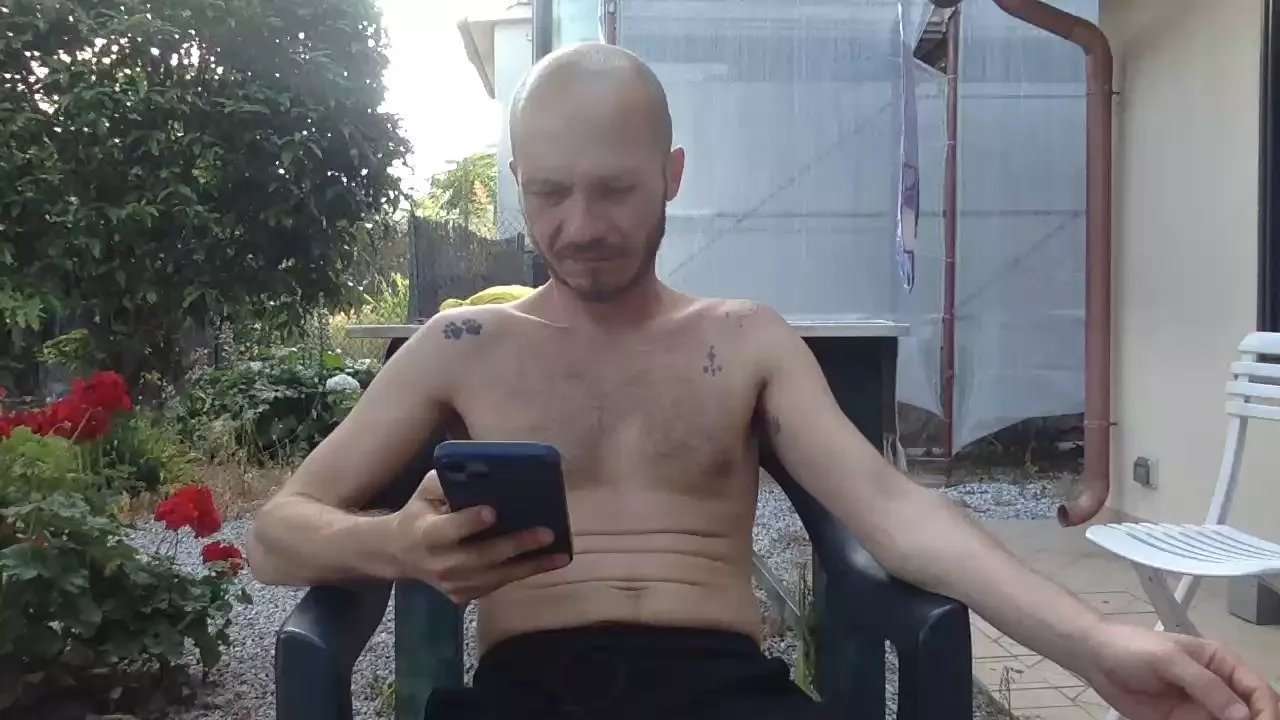 Offline short_and_cute on Cam4