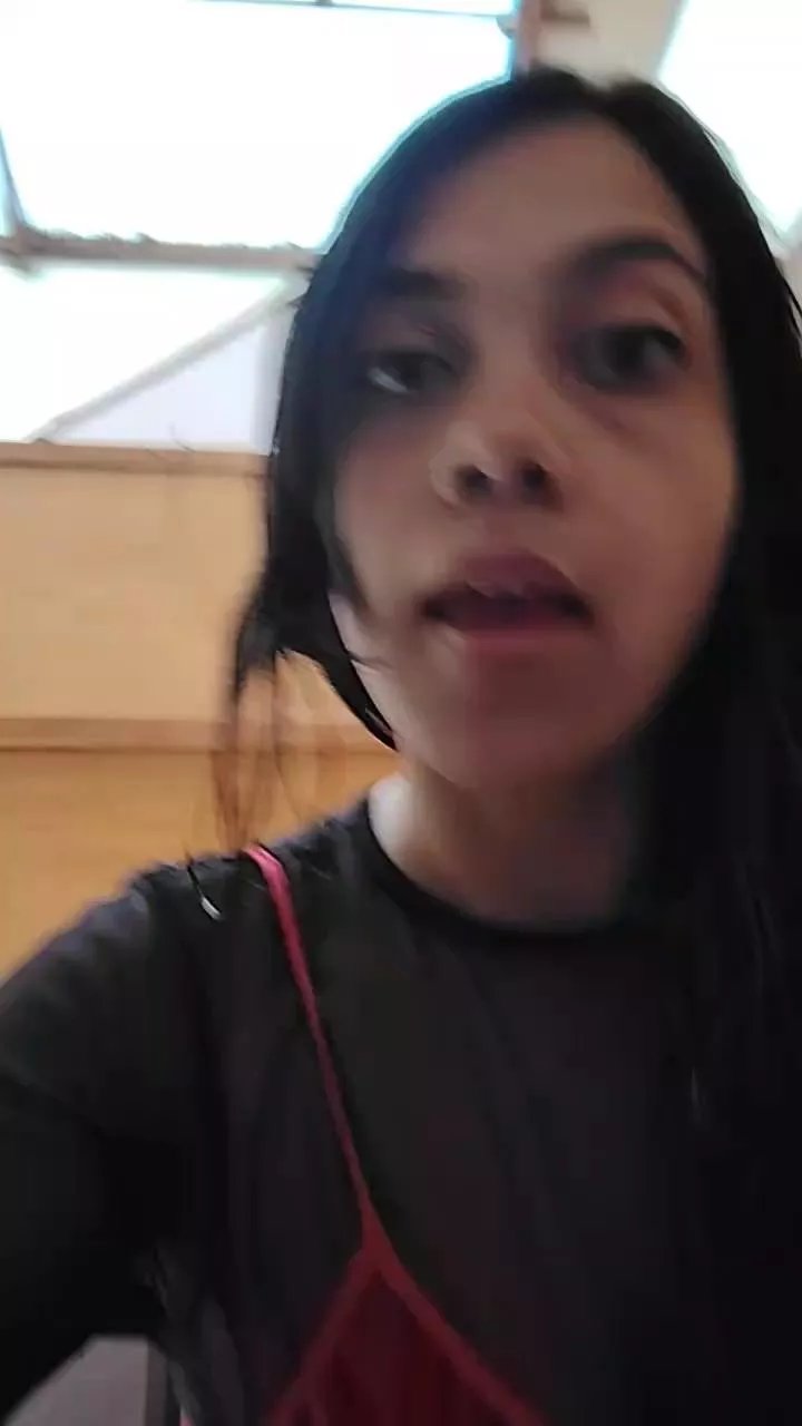 Offline sweet_scarlett_ on Cam4