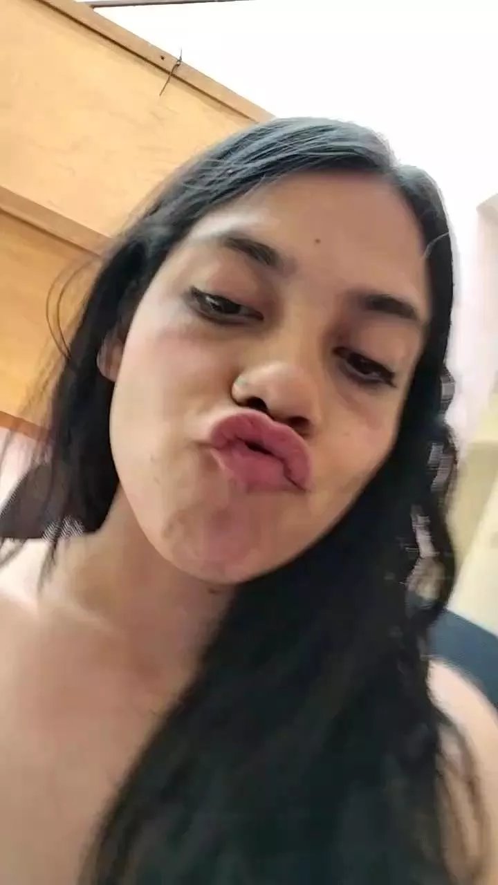 Offline sweet_scarlett_ on Cam4