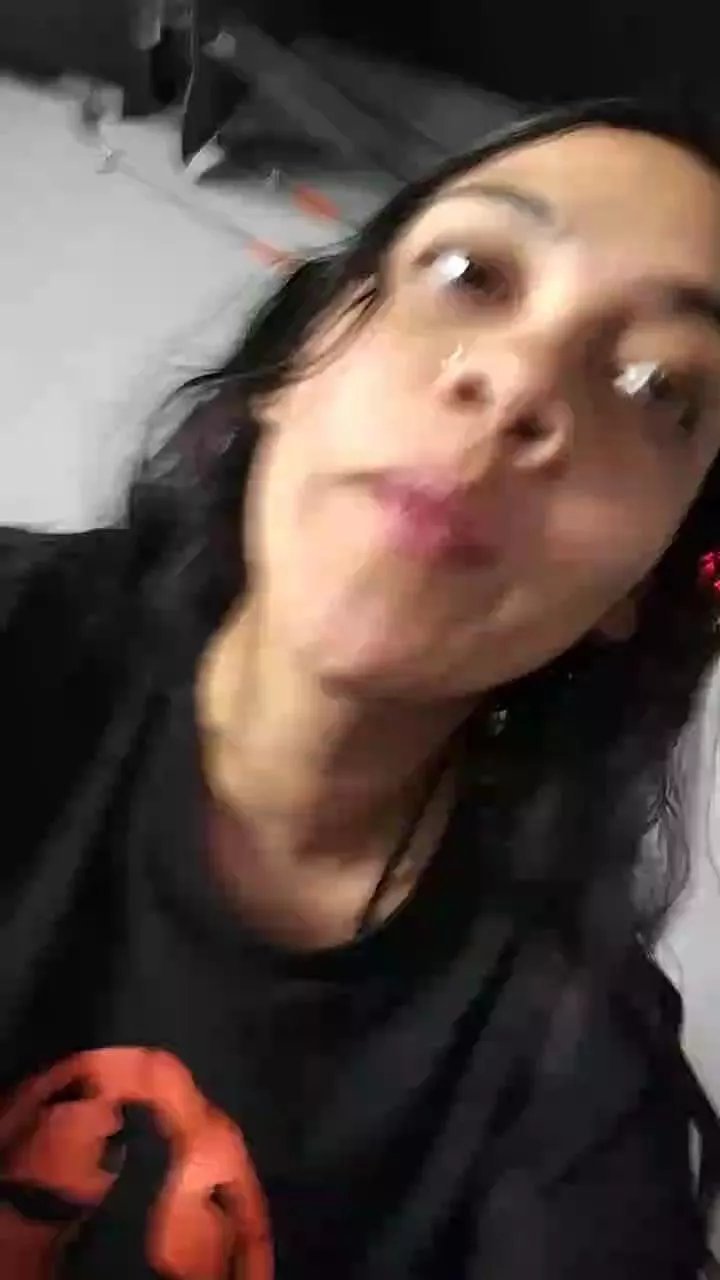 Offline sweet_scarlett_ on Cam4