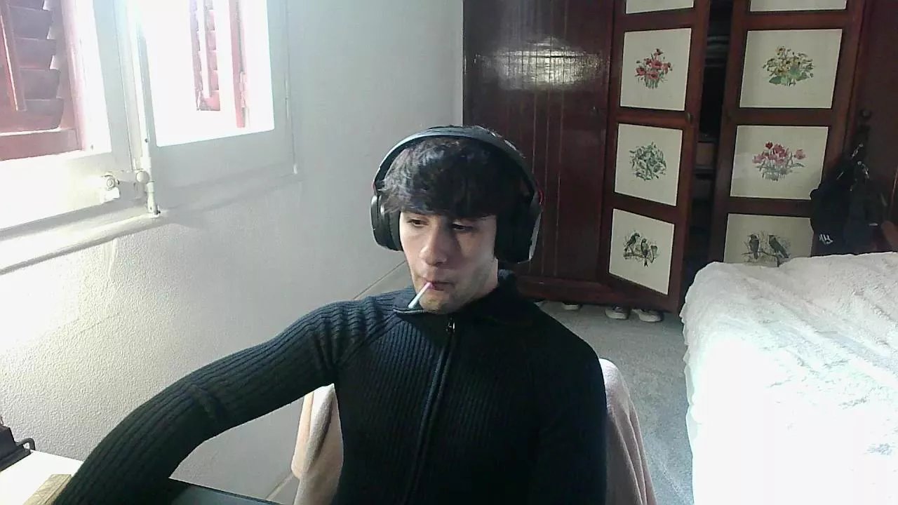 Offline thebulgueboyy on Cam4