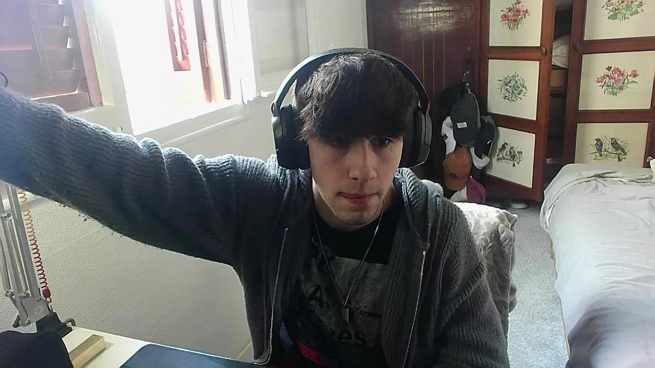 Offline thebulgueboyy on Cam4