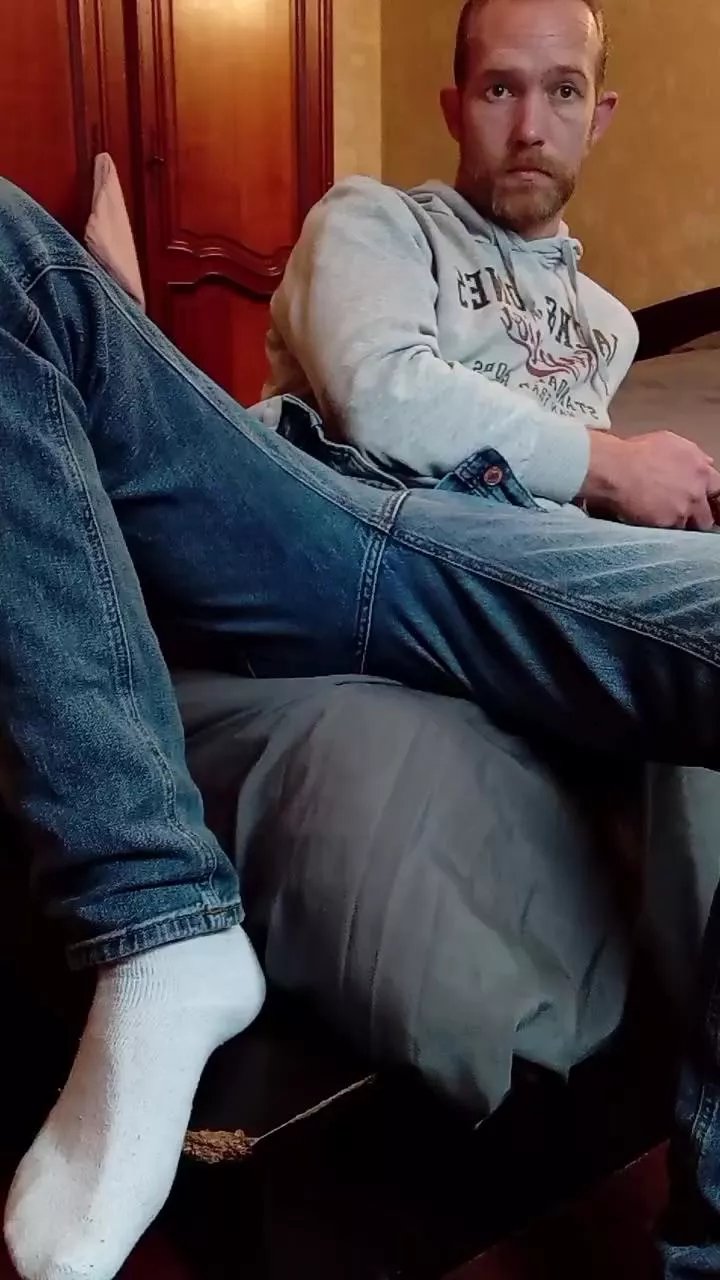 Offline Trolls37 on Cam4