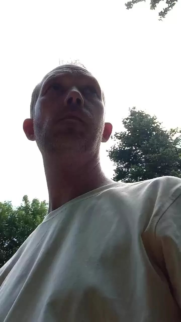 Offline Trolls37 on Cam4