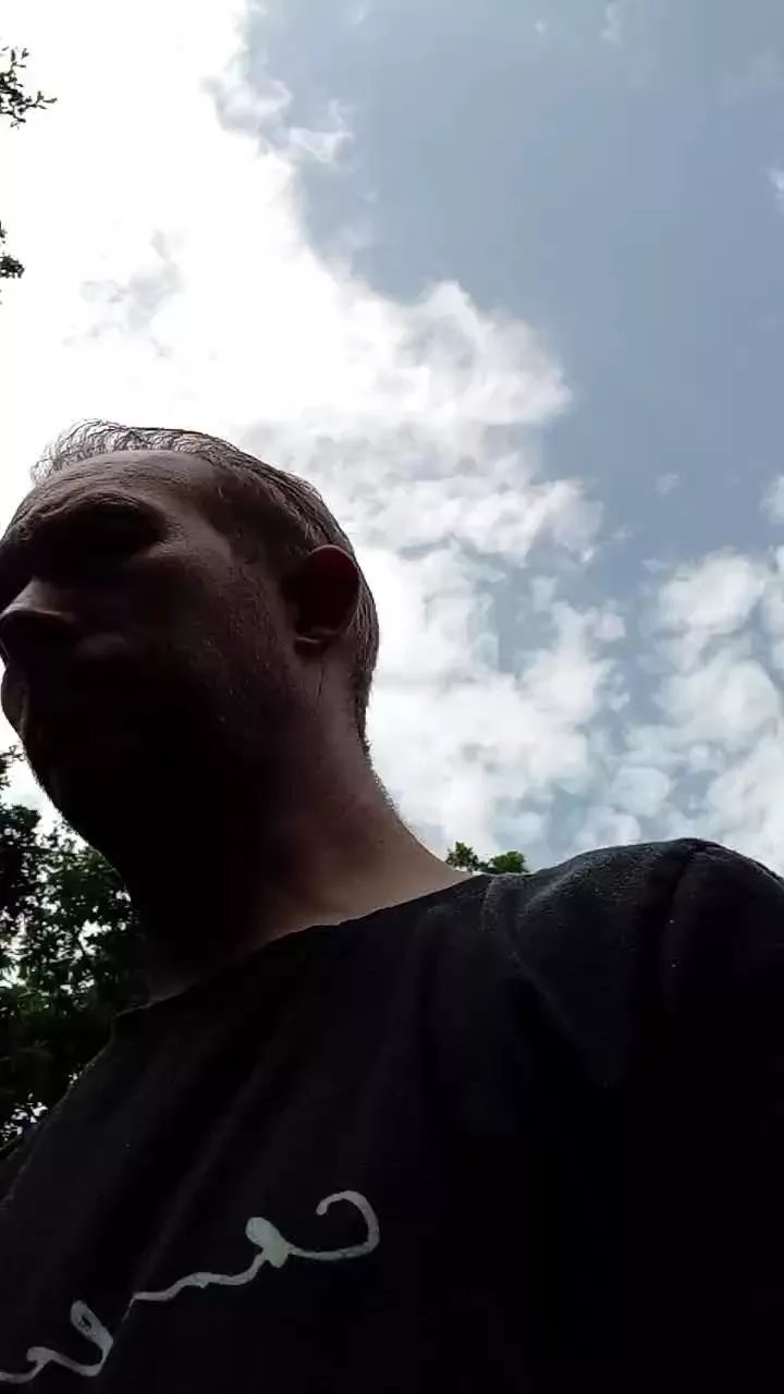 Offline Trolls37 on Cam4