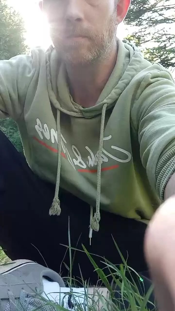 Offline Trolls37 on Cam4