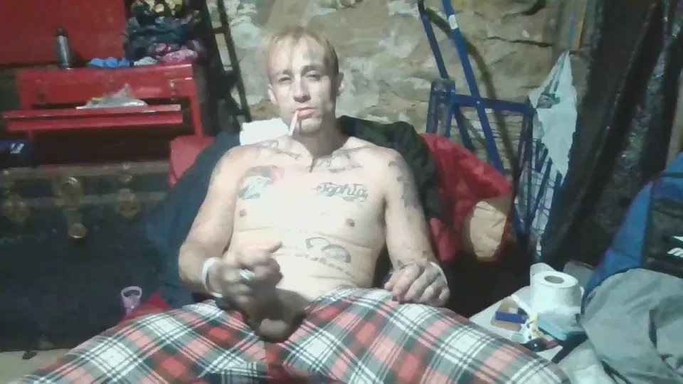 Offline Zombieloser22 on Cam4