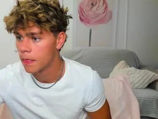 Offline spencer_roth on Flirt4Free