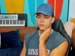 Offline spencer_roth on Flirt4Free