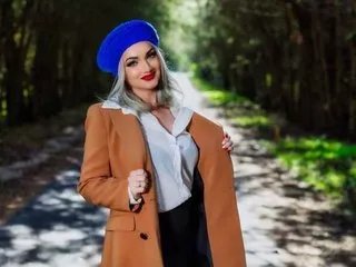 Offline EllianaReese on Streamate