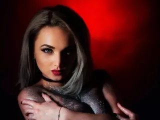 Offline EllianaReese on Streamate