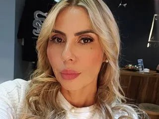 Offline IvanaKors on Streamate