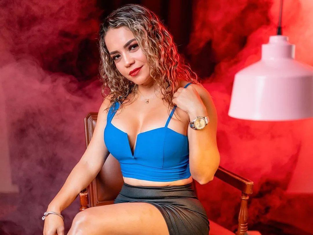 Offline shayraboobs18 on Streamate