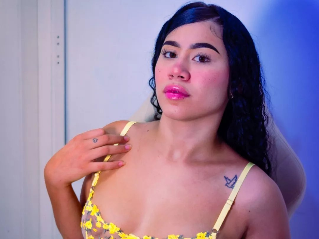 Offline sofiacandyht on Streamate