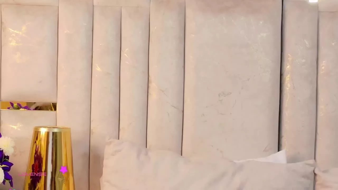 Offline AmelieGrace on Streamray