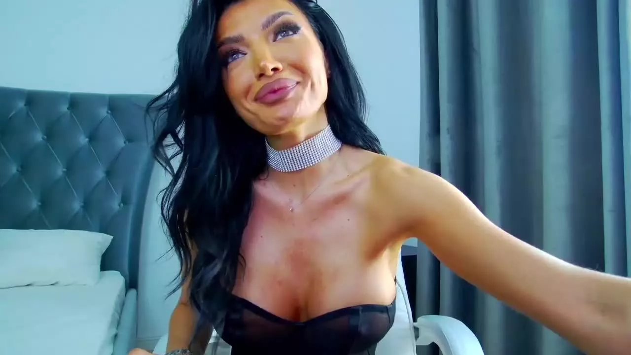 Offline KarinaSmith on Streamray