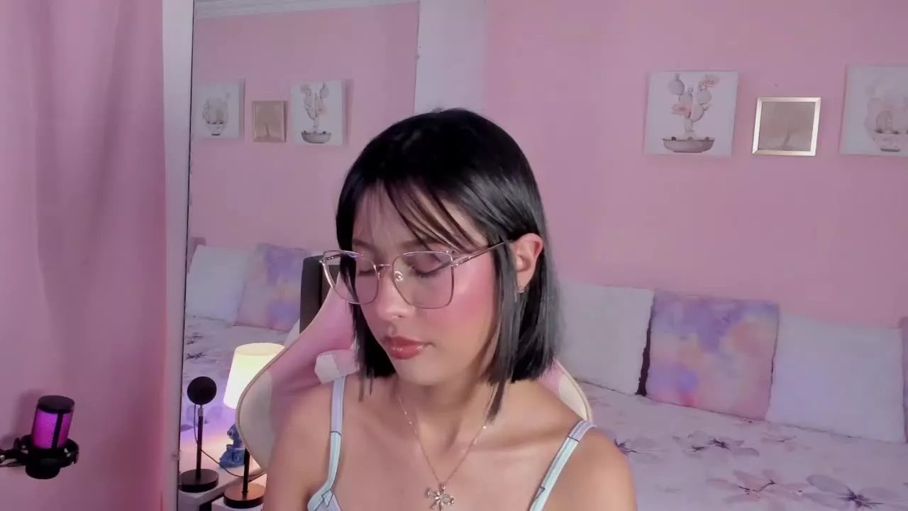 Offline KristenCeeleste on Streamray